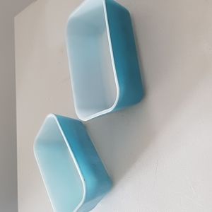 2 midsize pyrex refrigerator dishes